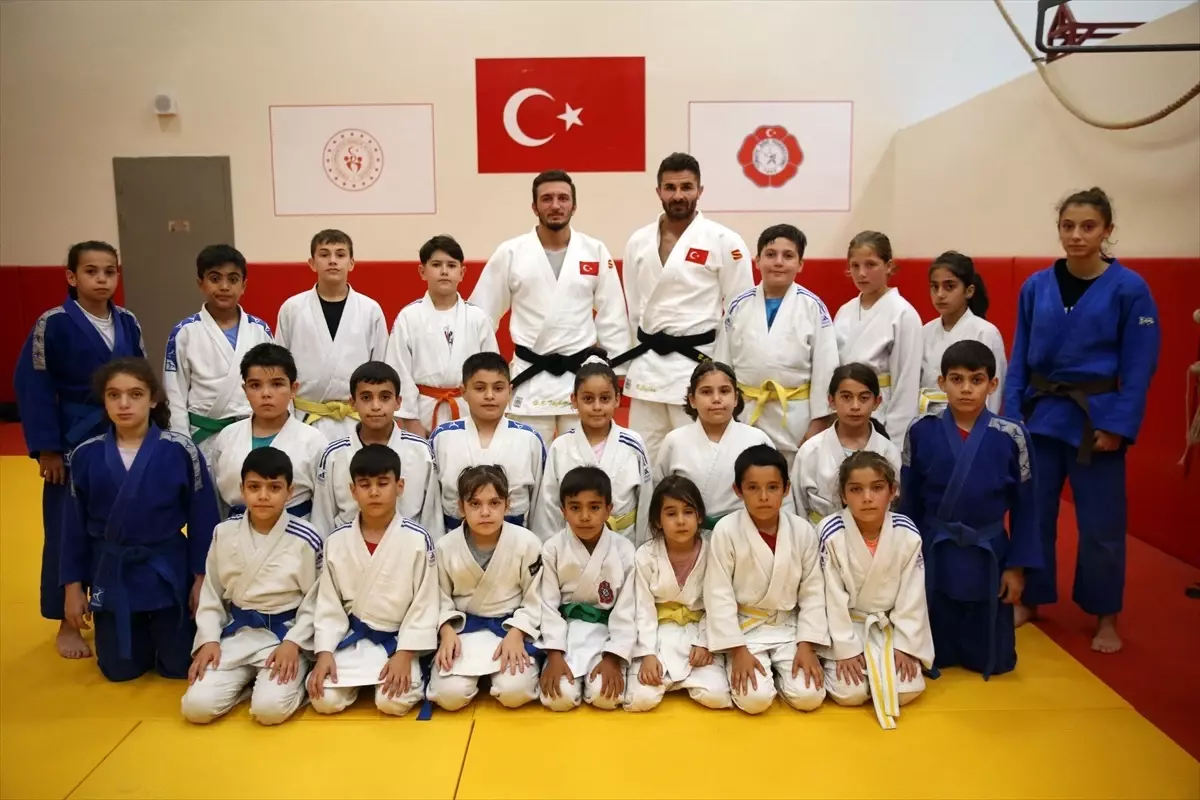Çocuklar Judoya Doç. Dr. Ceylan İle Başladı