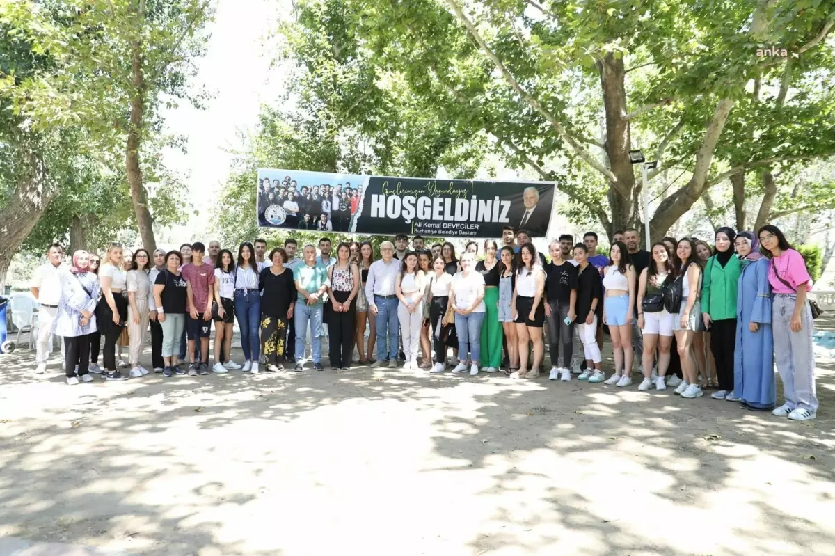 Burhaniye Belediyesi’nden 300 Öğrenciye 4.5 Milyon TL Burs Desteği