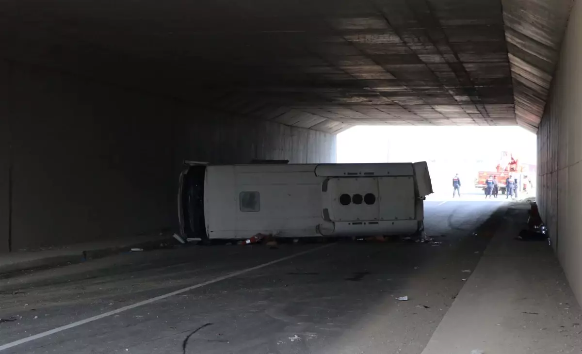 Denizli’de Midibüs Kazasında 4 Kişi Hayatını Kaybetti