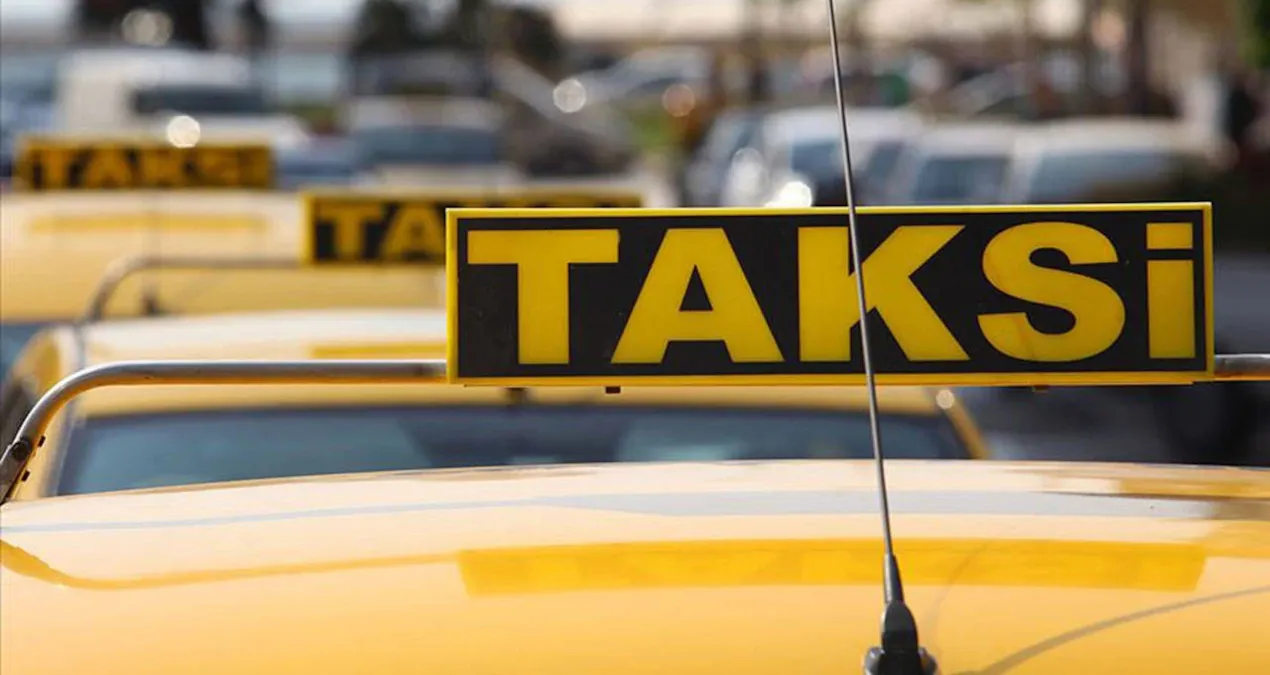 Takside 4 düzensiz göçmen yakalandı